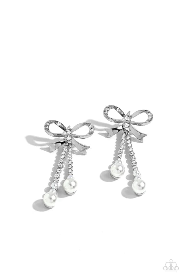 Bodacious Bow (White) Paparazzi Accessories